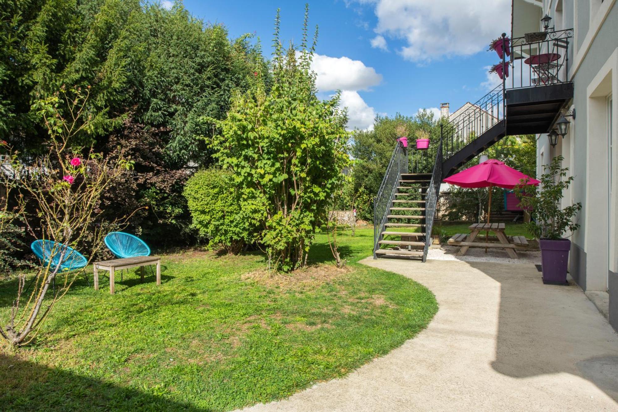 Roulotte Insolite Avec Terrasse Proche Paris Noisy-le-Grand Luaran gambar